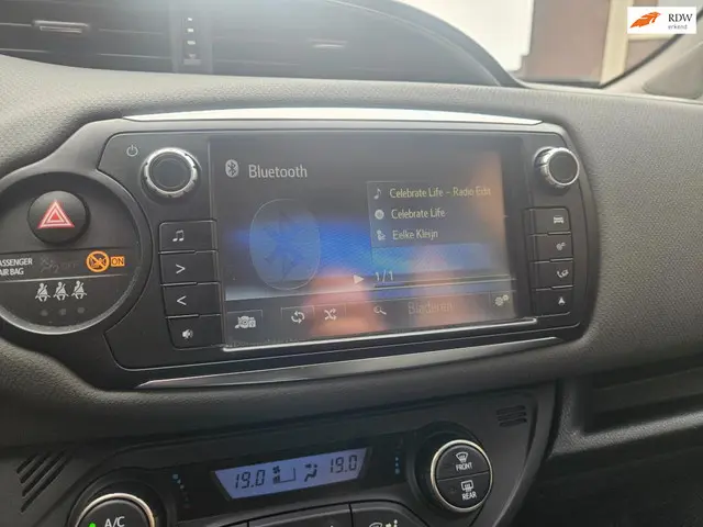 Toyota Yaris 1.5 Hybrid Comfort 2014 Hybride Benzine 13