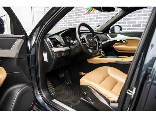 Volvo XC90 2.0 D4 90th Anniversary Edition 2018 Diesel 17