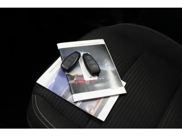 Ford Kuga 2.5 PHEV Titanium 2021 Hybride Benzine 39