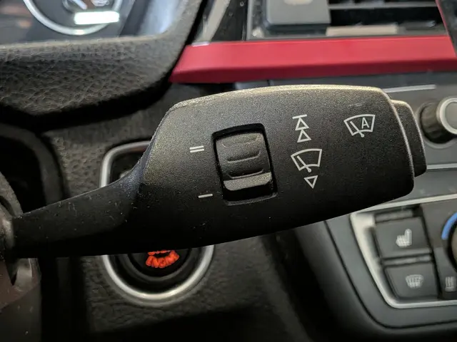 BMW 3 Serie Touring 316i High Executive 2014 Benzine 17