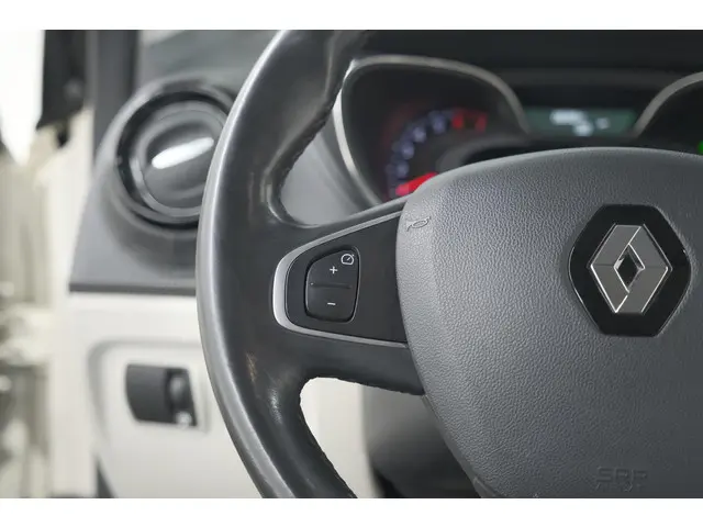 Renault Captur TCe 120 EDC Initiale Paris 2017 Benzine 37