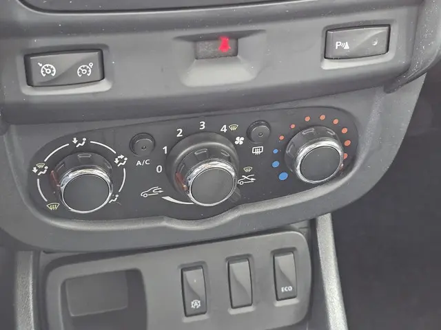 Dacia Duster 1.2 TCe 4x2 Lauréate 2016 Benzine 14