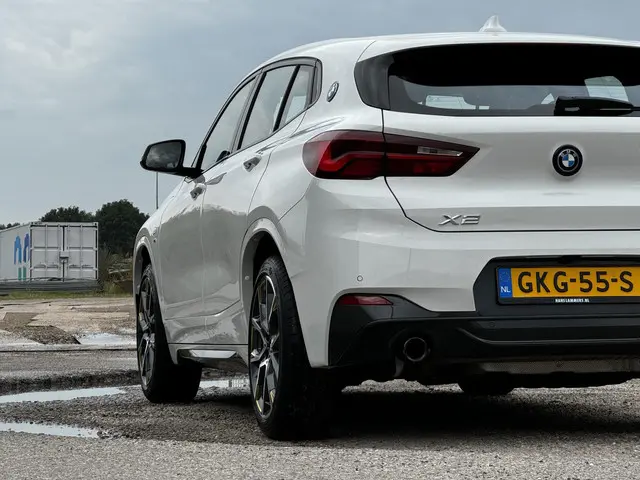 BMW X2 xDrive25e High Executive 2023 Hybride Benzine 9