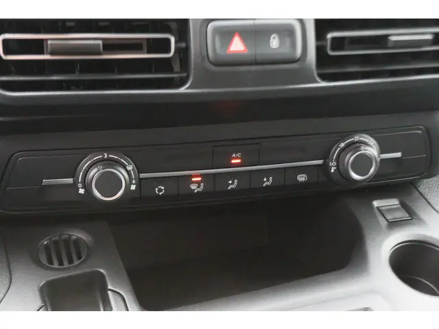 Peugeot e-Partner 136 L1 50 kWh 2023 Elektrisch 43