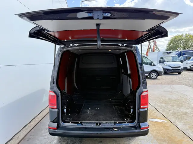 Volkswagen Transporter 2.0 TDI 150PK 2019 Diesel 11