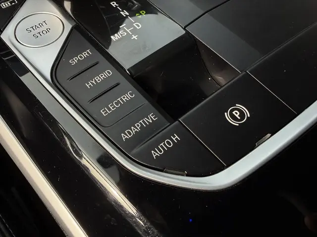 BMW 3 Serie Touring 330e xDrive 2022 Hybride Benzine 31