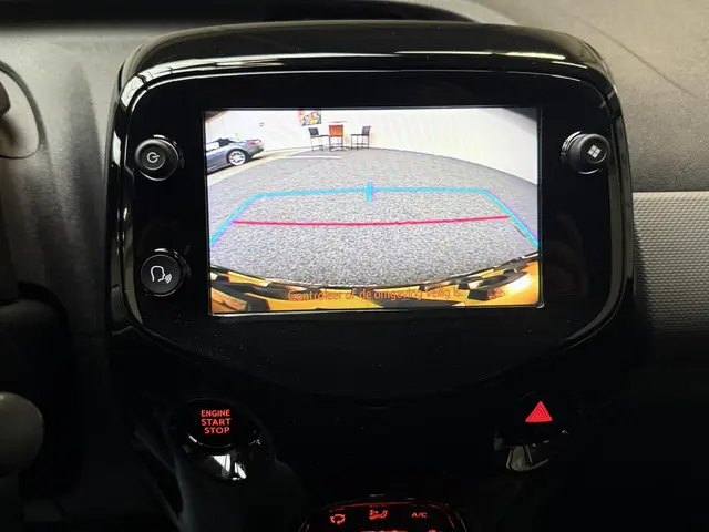 Peugeot 108 1.0 e-VTi Allure 2018 Benzine 18