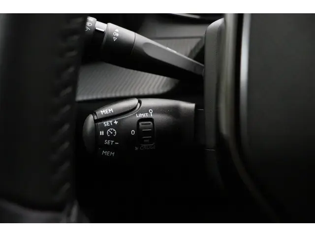 Peugeot 208 1.2T 100pk Allure 2024 Benzine 27