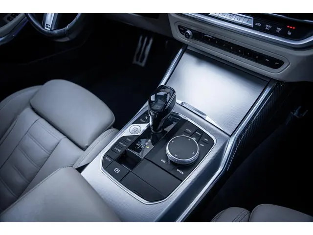 BMW 3 Serie 330i M-Sport 2019 Benzine 37