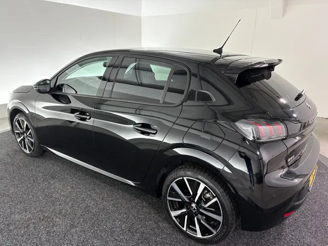 Peugeot 208 1.2 PureTech Allure 2020 Benzine 21