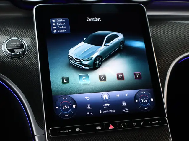 Mercedes-Benz C-Klasse 180 AMG Line 2024 Benzine 28