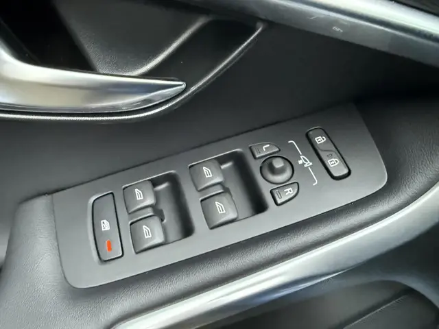 Volvo V40 1.5 T3 Polar+ Sport PANORAMADAK 2019 Benzine 10