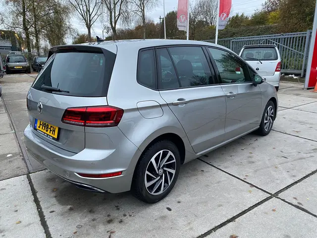 Volkswagen Golf Sportsvan 1.0 TSI Highline 2019 Benzine 2
