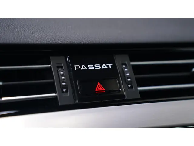 Volkswagen Passat 1.5 TSI R-Line Business + 2020 Benzine 41