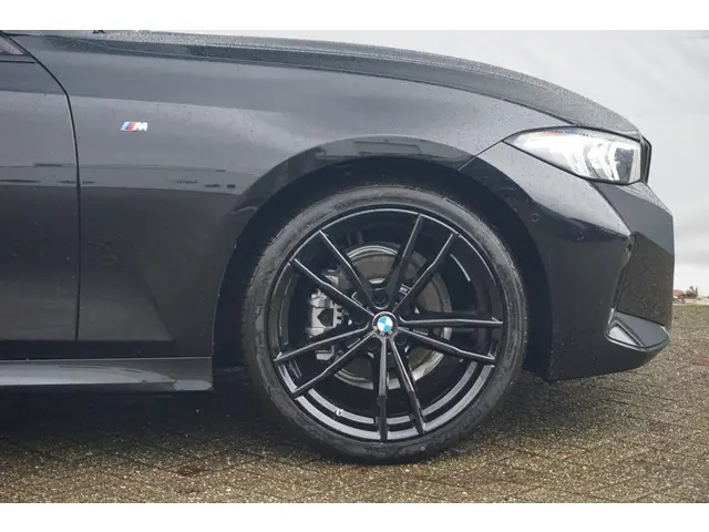 BMW 3 Serie Sedan 318i 2025 Benzine 21