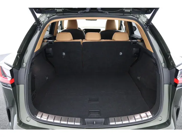 Lexus NX 450h+ AWD Launch Edition 2022 Hybride Benzine 22