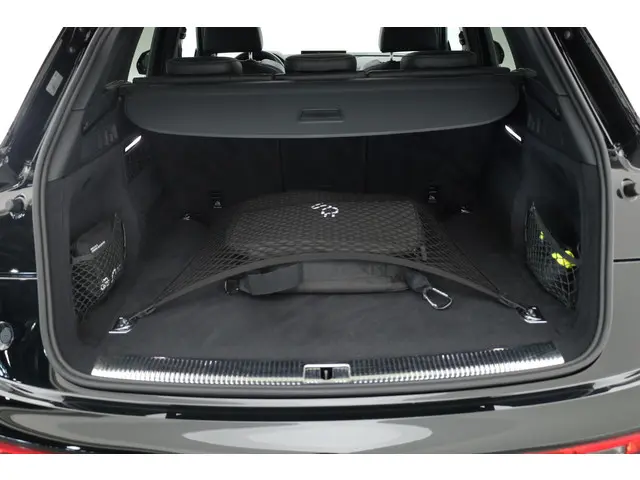 Audi Q5 55 TFSI e S Edition 2021 Hybride Benzine 38