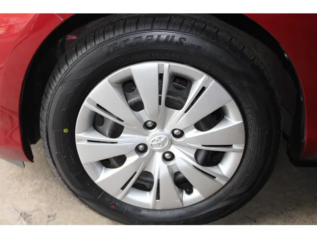 Toyota Yaris 1.3 2013 Benzine 8