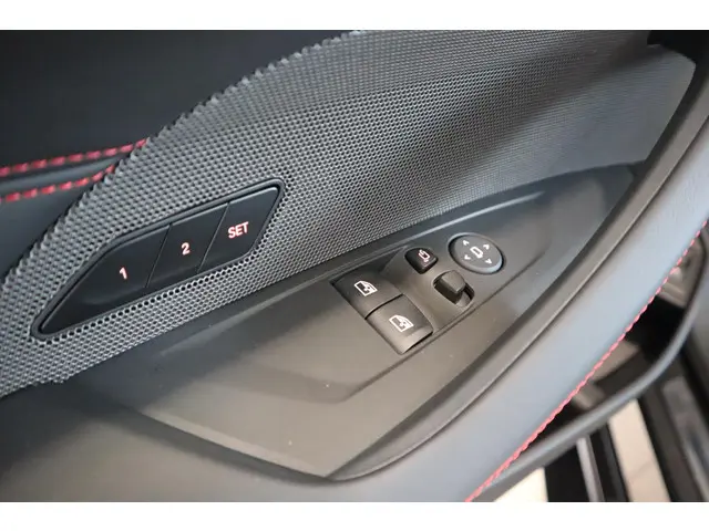 BMW M4 CS 2025 Benzine 26