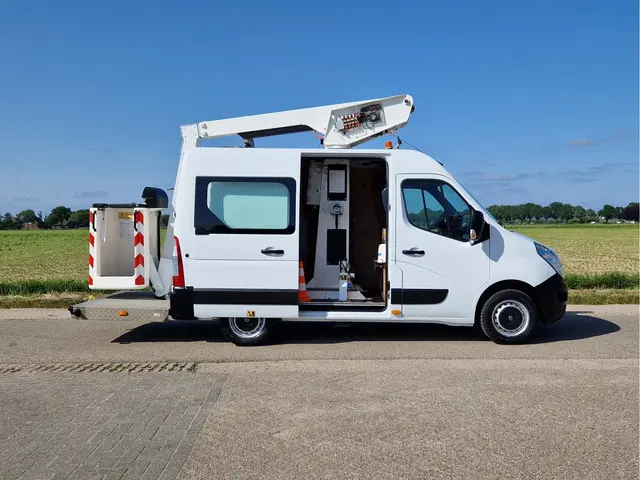 Renault Master T35 2.3 dCi L1H2 2015 Diesel 31
