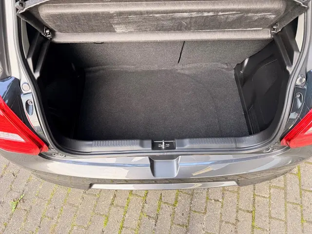 Suzuki Swift 1.2 Comfort Smart Hybrid 2023 Benzine 12