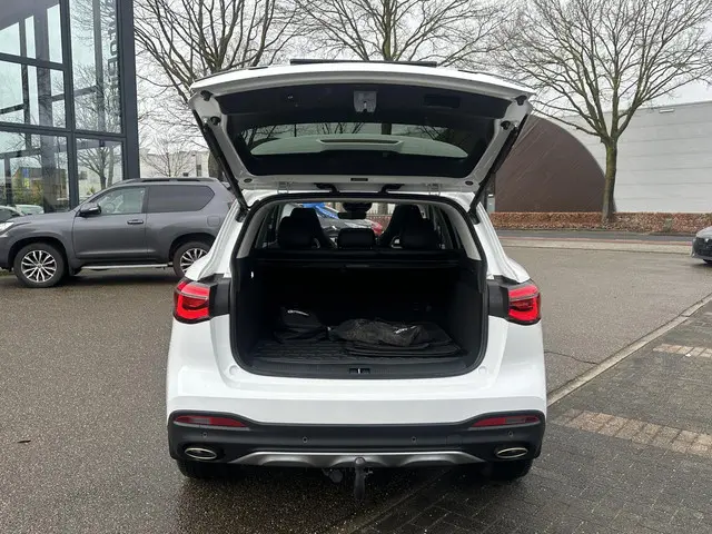 MG EHS 1.5 TGDI Luxury 2023 Hybride Benzine 3