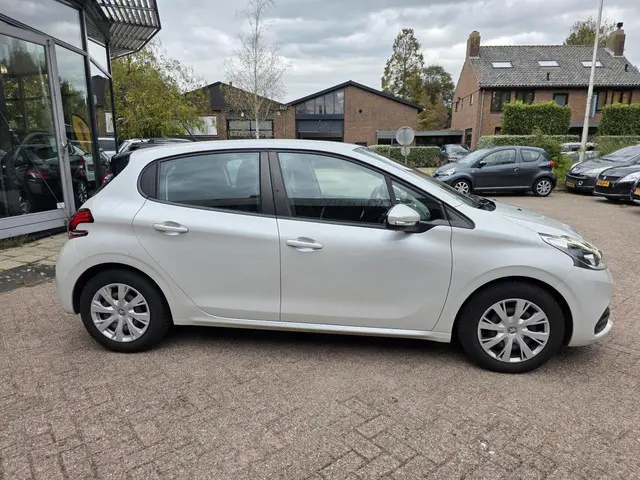 Peugeot 208 1.2 PureTech Active 2017 Benzine 7