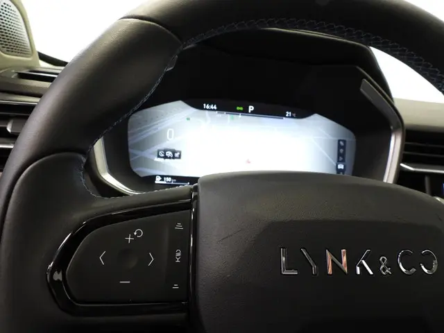 Lynk & Co 01 1.5 PHEV BlackLine 2023 Hybride Benzine 19