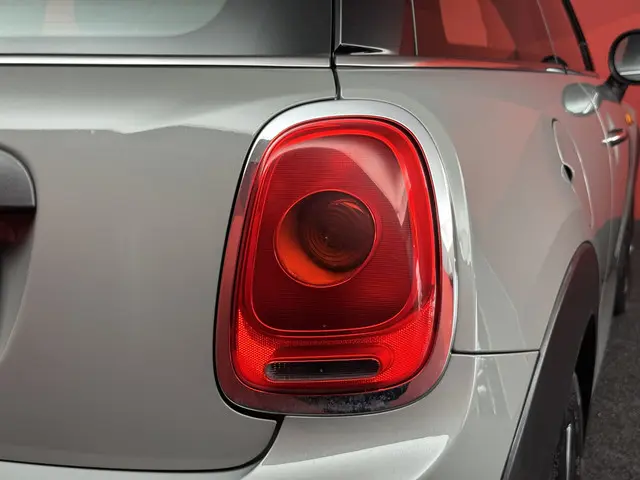 MINI One Mini 1.2 Business 2015 Benzine 23