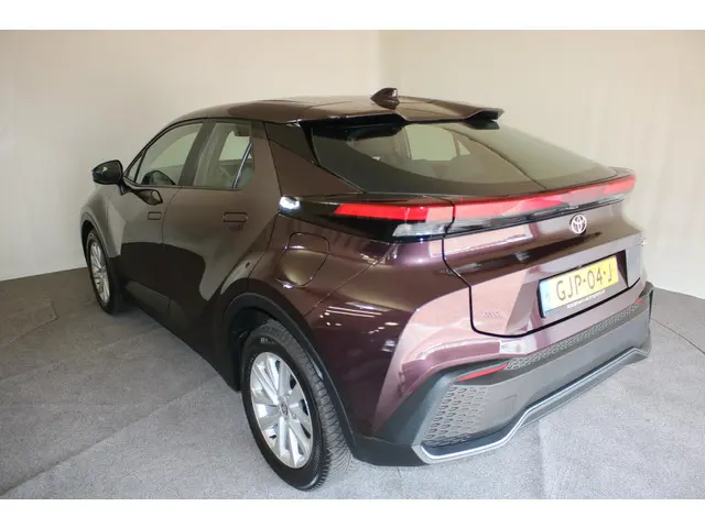 Toyota C-HR 1.8 Hybrid 140 Active 2024 Hybride Benzine 9