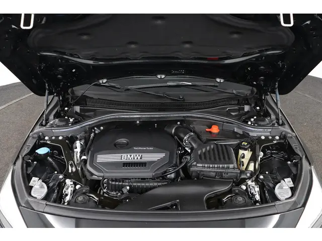 BMW 1 Serie 118i Executive Edition 2021 Benzine 27