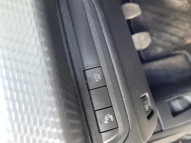 Peugeot 208 1.2 PureTech Signature 2019 Benzine 18