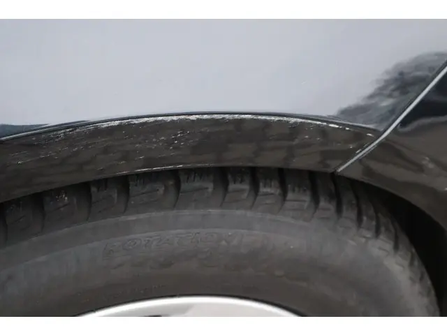 BMW 3 Serie 320i Executive 2013 Benzine 14