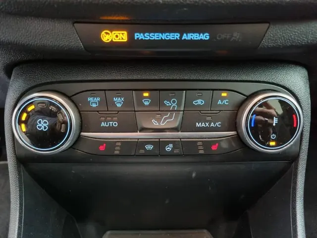 Ford Fiesta 1.0 EcoBoost Hybrid Titanium 2022 Benzine 4
