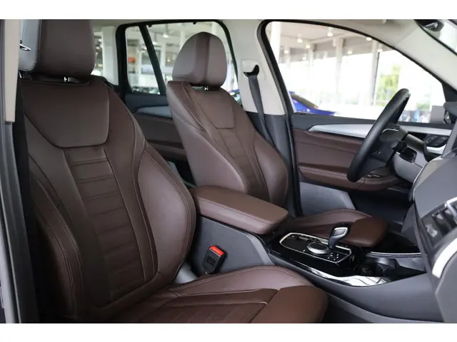BMW X3 xDrive30e 2023 Hybride Benzine 9