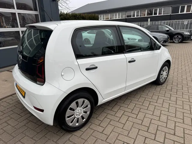 Volkswagen up! 1.0 BMT take up! 2017 Benzine 6