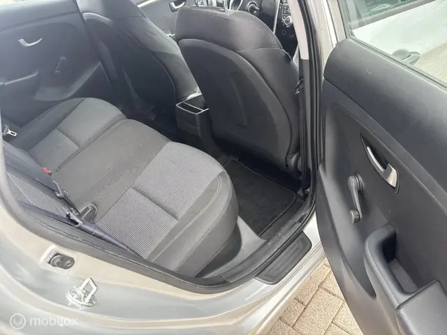Hyundai i30 1.6 GDI Business Edition 2013 Benzine 16