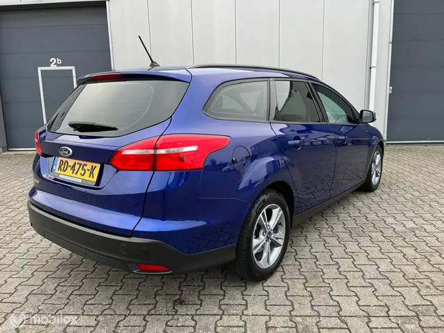 Ford Focus Wagon 1.0 Lease Edition 2017 Benzine 18