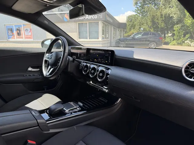 Mercedes-Benz CLA 180 Aut. Business Sol. 2021 Benzine 11