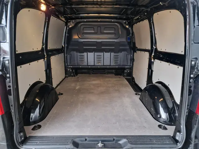 Mercedes-Benz Vito 114 CDI Lang 2018 Diesel 23