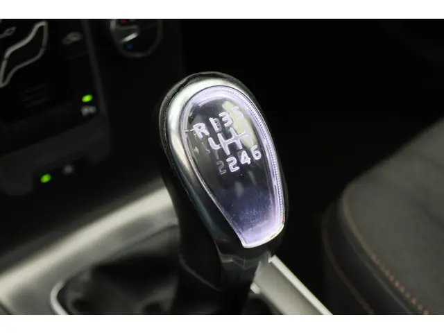 Volvo V40 Cross Country 1.6 T4 Momentum 2014 Benzine 44