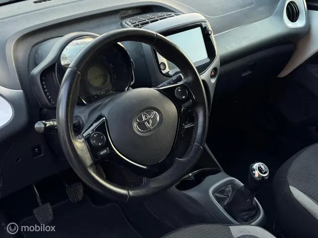 Toyota Aygo 1.0 VVT-i x-clusiv|NAP 2021 Benzine 10