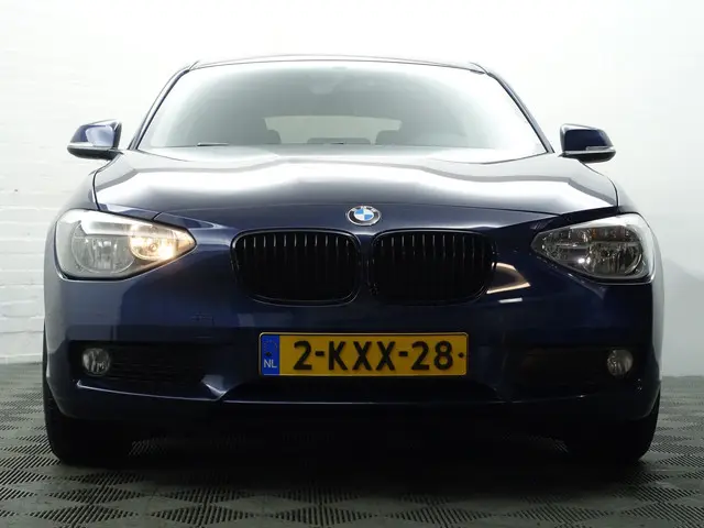 BMW 1 Serie 114i EDE High Executive 2013 Benzine 24