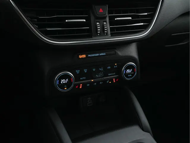 Ford Kuga 2.5 PHEV Titanium 2022 Hybride Benzine 14