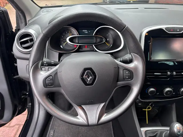 Renault Clio 0.9 TCe ECO Night&Day 2015 Benzine 22