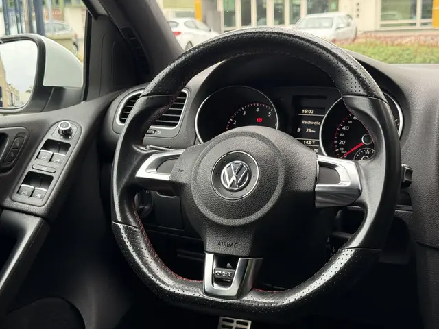 Volkswagen Golf 2.0 GTI 2012 Benzine 26