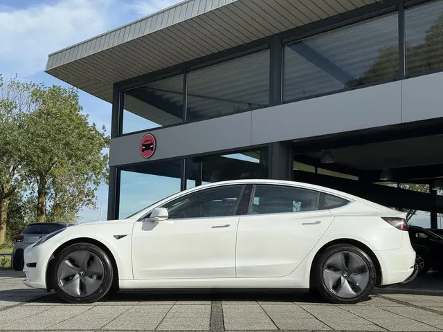 Tesla Model 3 3
