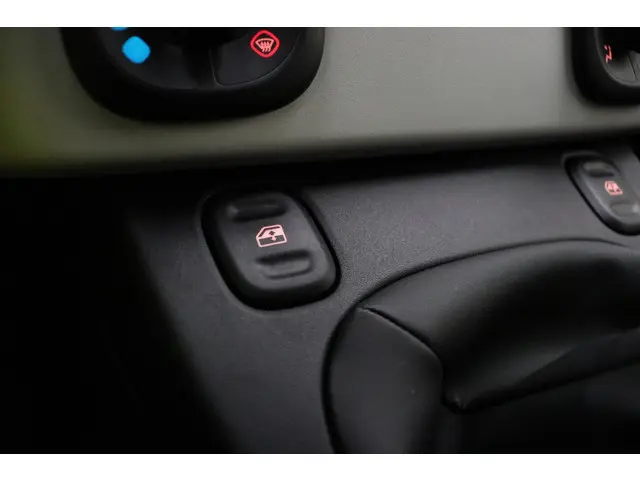 Fiat Panda 1.0 Hybrid Pandina 2025 Benzine 25