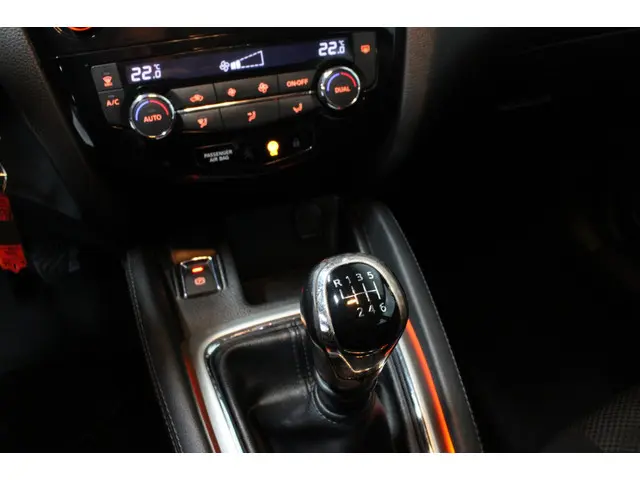 Nissan QASHQAI 1.2 Acenta 2014 Benzine 24