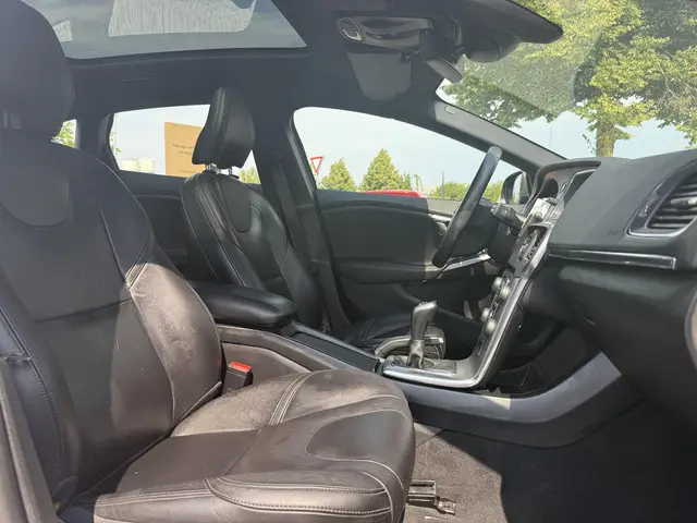 Volvo V40 2.0 T2 Nordic+ 2018 Benzine 8